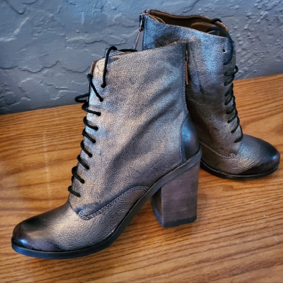 NWOT Bacio 61 Radura Leather Metallic Pewter Distressed Booties Sz 8 - Picture 1 of 14